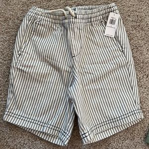 Boys size 4T shorts.
